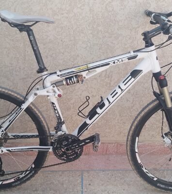 Vélo Cube XMS mars 7, 2026