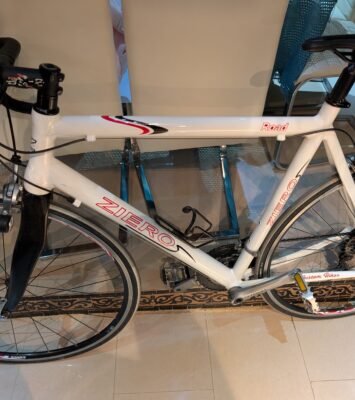 Velo de course taille M mars 7, 2026