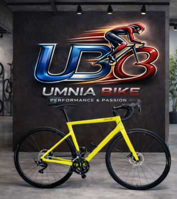 Cannondale SuperSix Evo carbone jaune, taille 54, présenté de profil chez Umnia Bike.