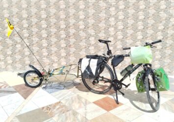 Ensemble vélo voyage et remorque Bob yak ibex juin 19, 2026