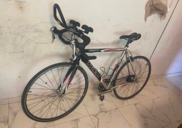 Trek 1200 – Vélo de Route 700C للبيع août 25, 2026