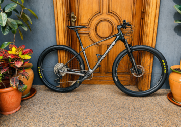 VTT Orbea carbone 29 pouces avec Shimano XT et suspension RockShox